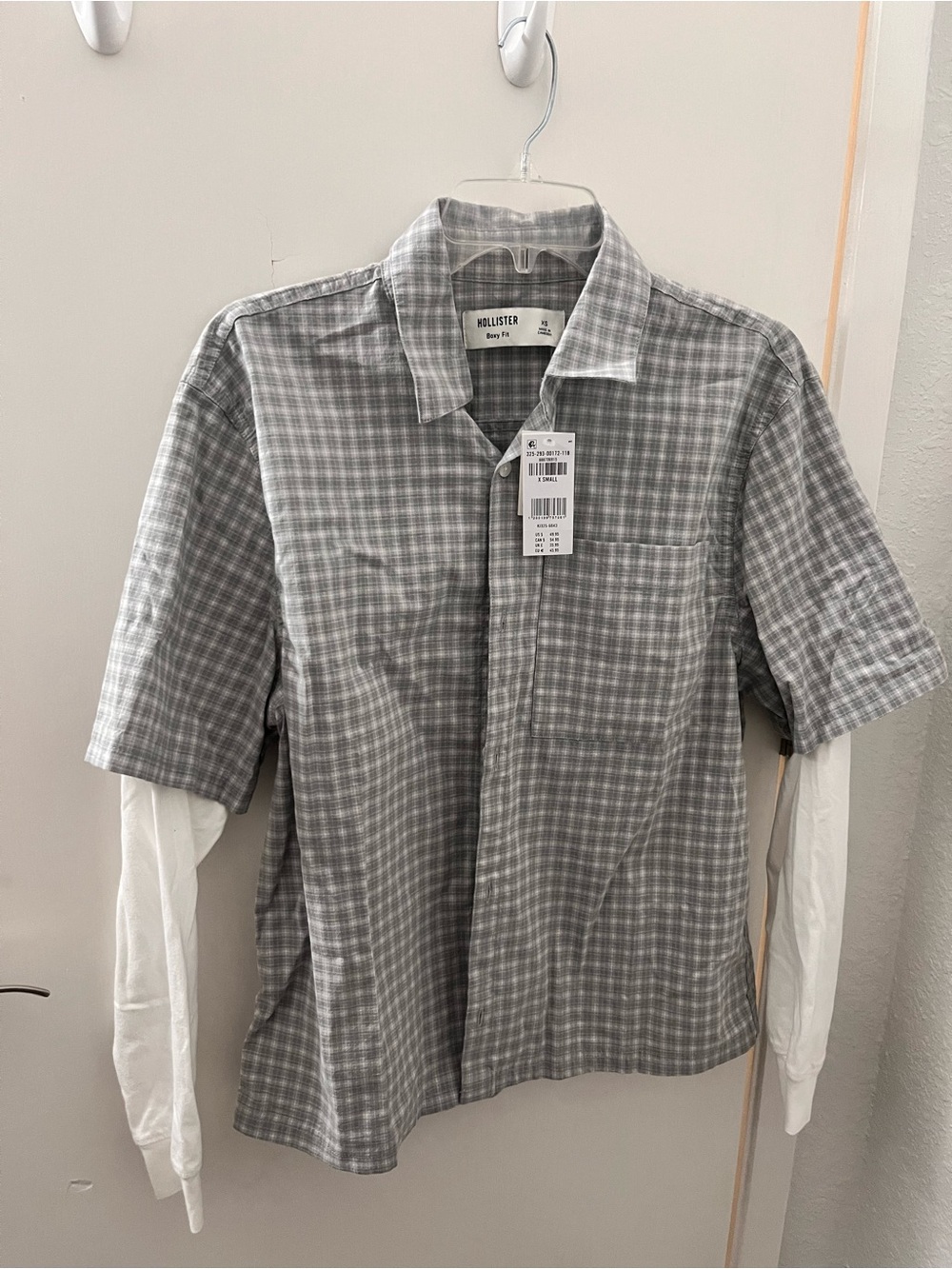 Hollister Gray Plaid Long Sleeve Button-Down Shirt